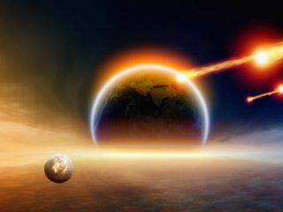 meteor yang jatuh sampai ke permukaan bumi disebut